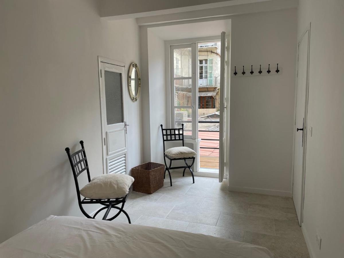 Summerhouse 2 Bed Quiet Old Balcony100m Appartamento